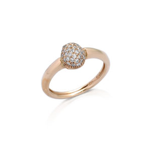 ANELLO CON CENTRO OVALE INCASSATO A PAVE' DI BRILLANTI